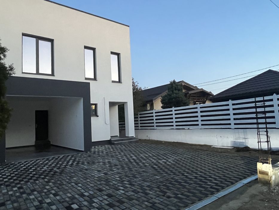 Casa la  cheia .Sens giratoriu Bariera Valcii. Toate utilitatile.