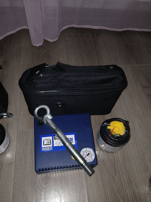 Vând compresoare auto spumă husa cârlig remorcare