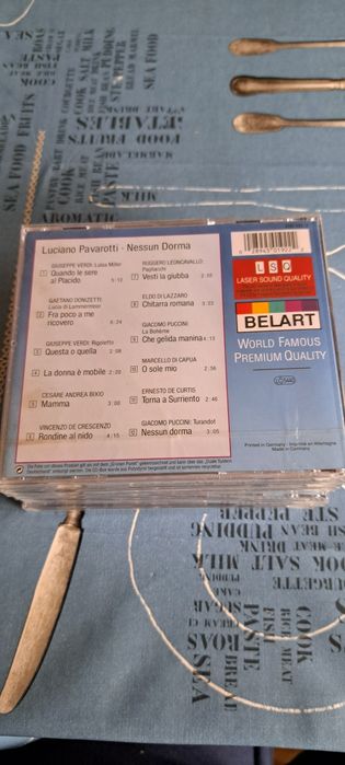 12 диска/CD с Pavarotti , Domingo , Carreras