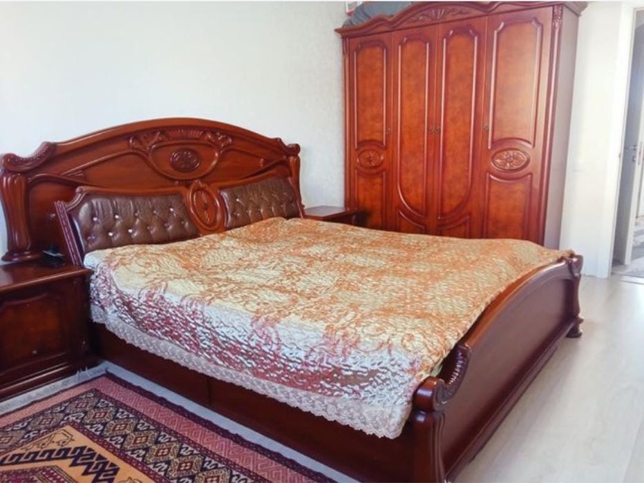 Продам спальный гарнитур