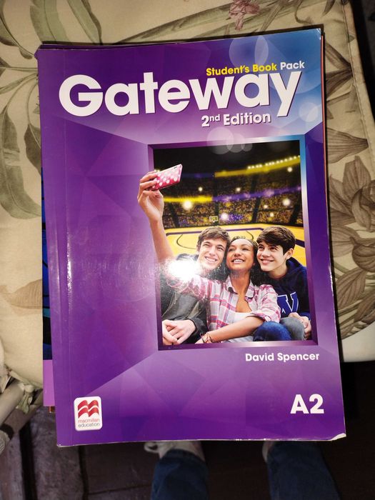 4 учебни тетрадки по английски език за 8 клас