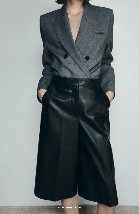 Кожени бермуди - Mango