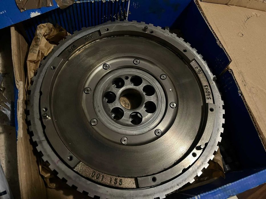 vand kit ambreiaj Renault Laguna 3  2013 si 3 cauciucuri vara HANKOOK