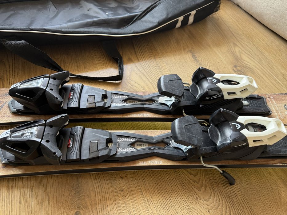 Snowblades skiuri se pot regla legaturile pe mai multe marimi clapari