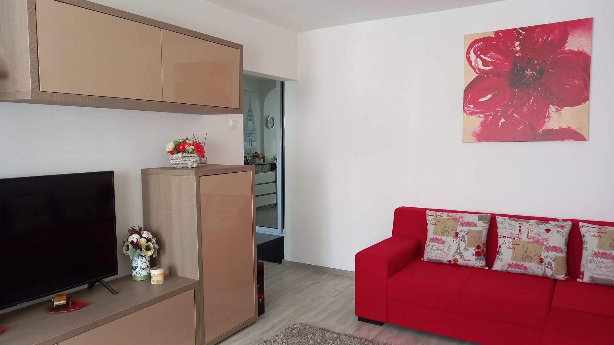 Apartament 3 camere micro 12 strada 8Martie