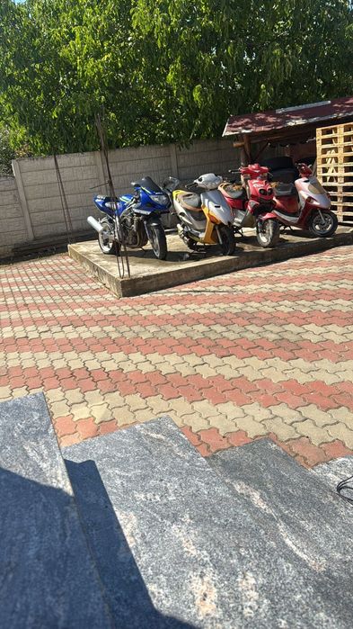 Vând scutere  în stare buna de funcționare