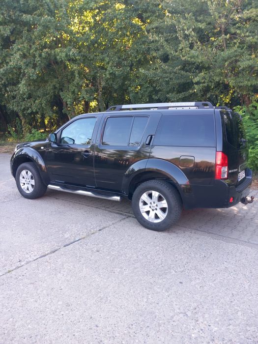 Vand Nissan Pathfinder / 2.5 DCI , 4x4 / 7 locuri / an 2007