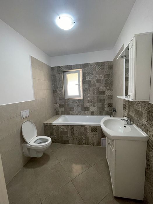 PROPRIETAR inchiriez casa