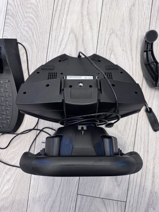 Thrustmaster T80 Ferrari 488 GTB Edition – Volan + Pedale PS4/PS5/PC