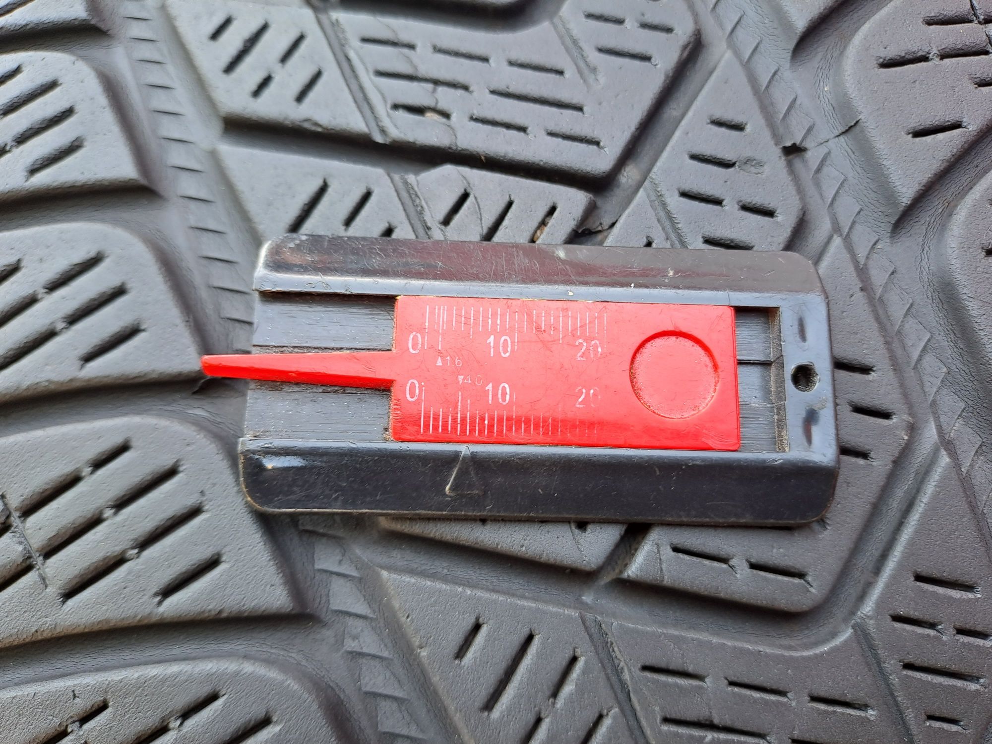 2бр. 235/50/20 Pirelli DOT 4021