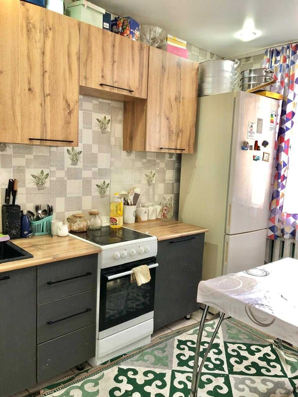 Продам 3х комнатную улучшенную квартиру в Майкудуке, 15 мкрн.