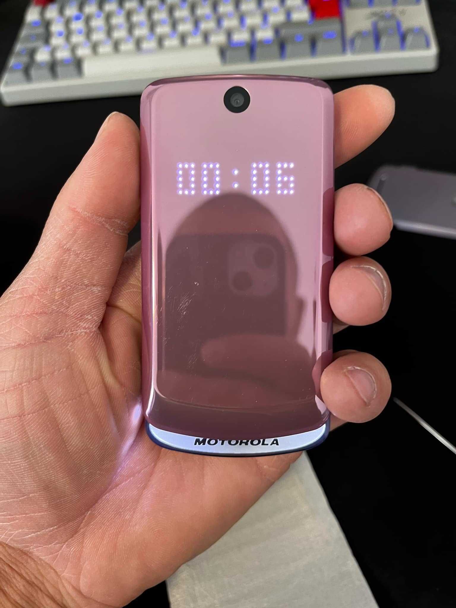 Motorola Gleam Pink