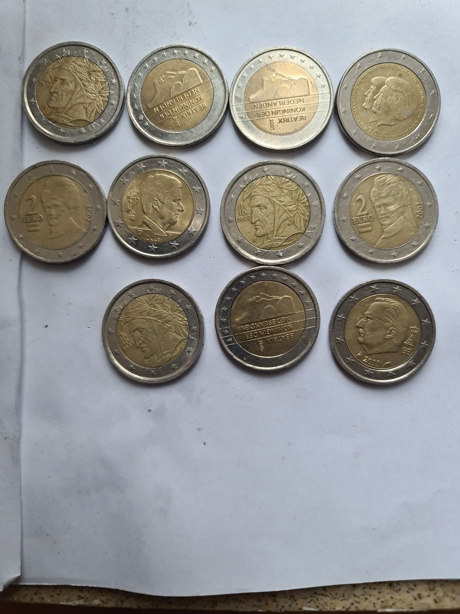 Vand monede de 2 euro pentru colectionari
