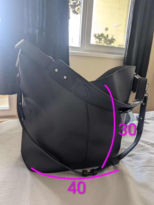 Черна чанта с дълга и къса дръжка без прегради