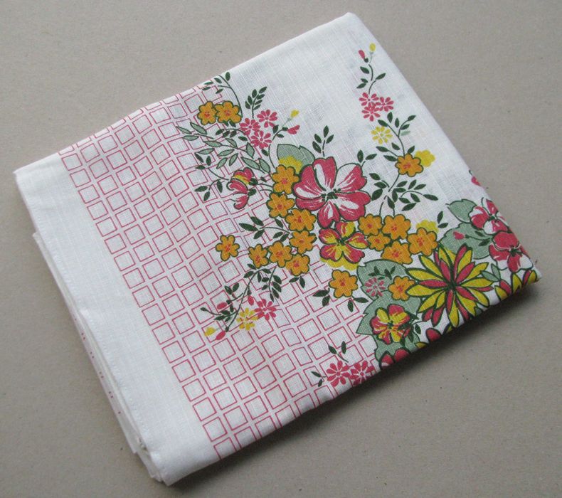 Покривка за маса кръгла бродирана Ленена, отлични