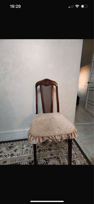 Продам стулья новые