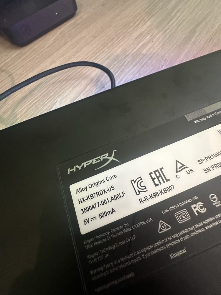 HyperX Alloy Origins Core, червени суичове
