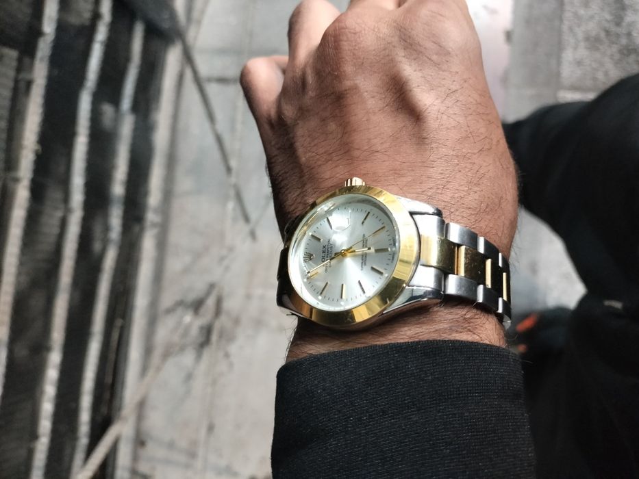 Rolex soat sotaman srochni pul zarir 50$