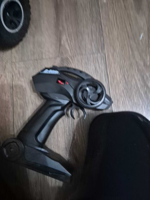 Кола с дистанционно