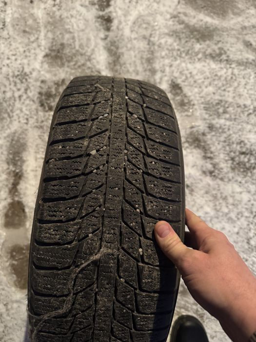 Зимняя резина б/у две штуки