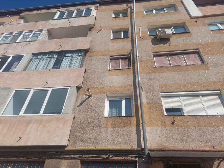 Apartament et 1 deco. Comf.1/bucatarie open space cu holul sup. 52 mp