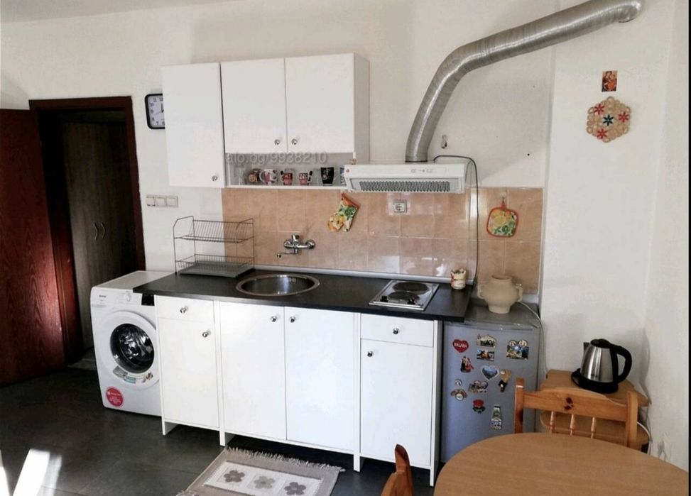 студио под наем за сезона в Банско на ул. "Беласица" N 12 партер.