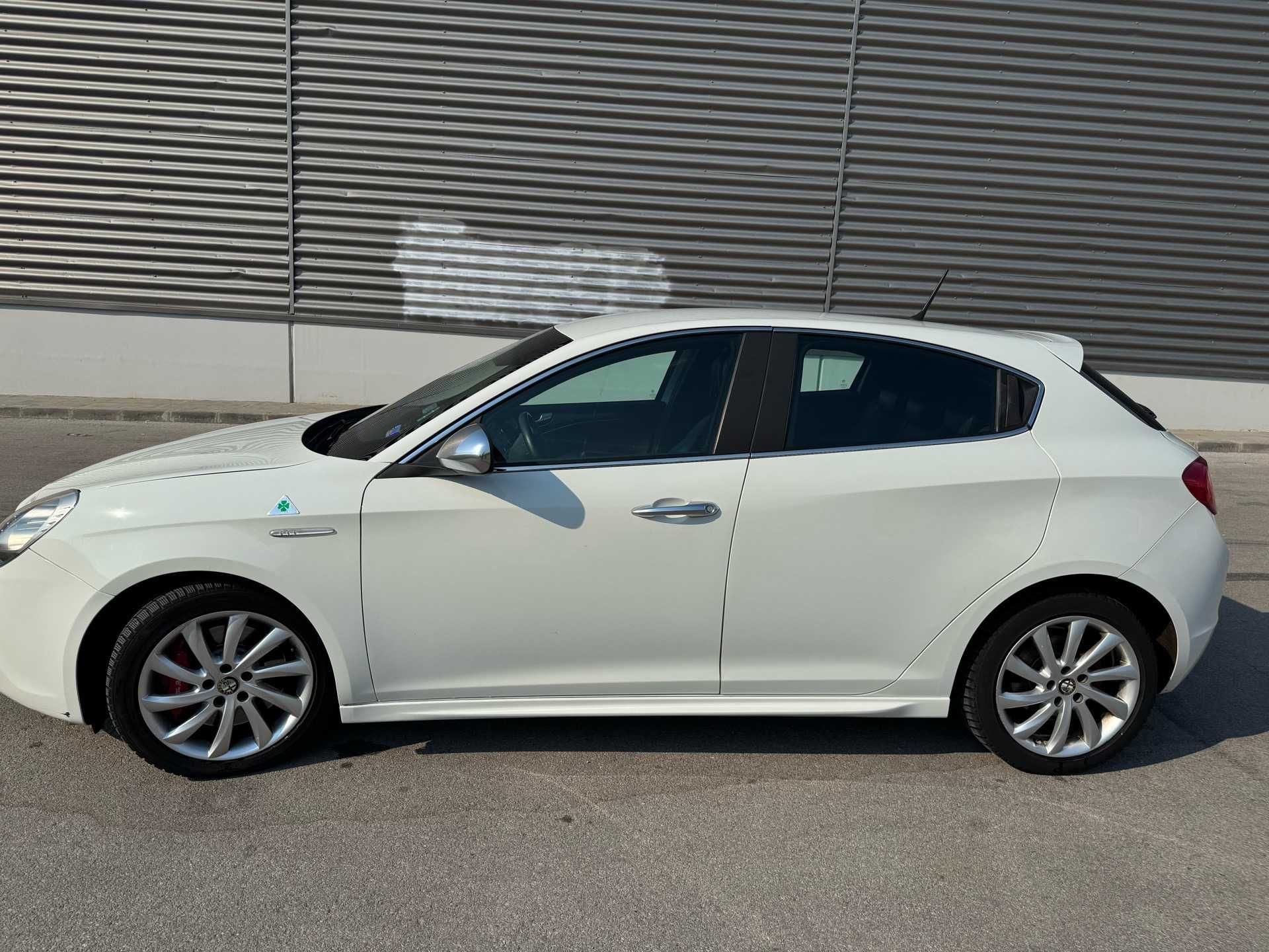Alfa Romeo Giulietta 2.0 Бензин 2015