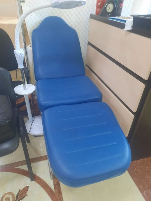 Продам кушетка  б/у.            .       .