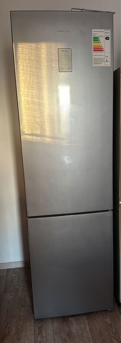 Продам двухкамерный холодильник новый