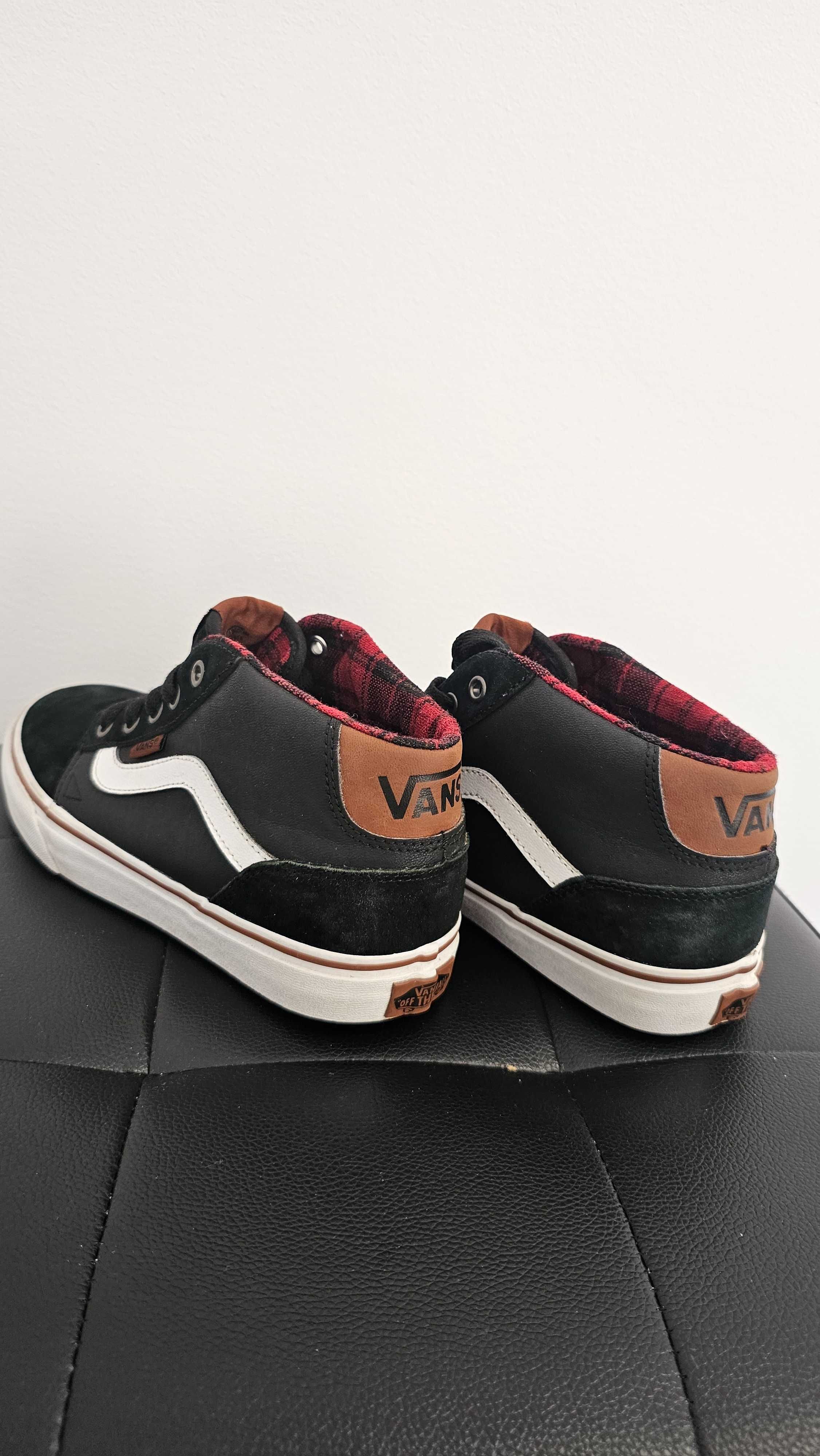 Vans 39 (Chapman mid)