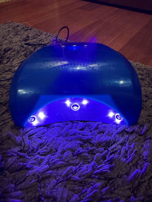 Продам ультрафиолетовую лампу для маникюра