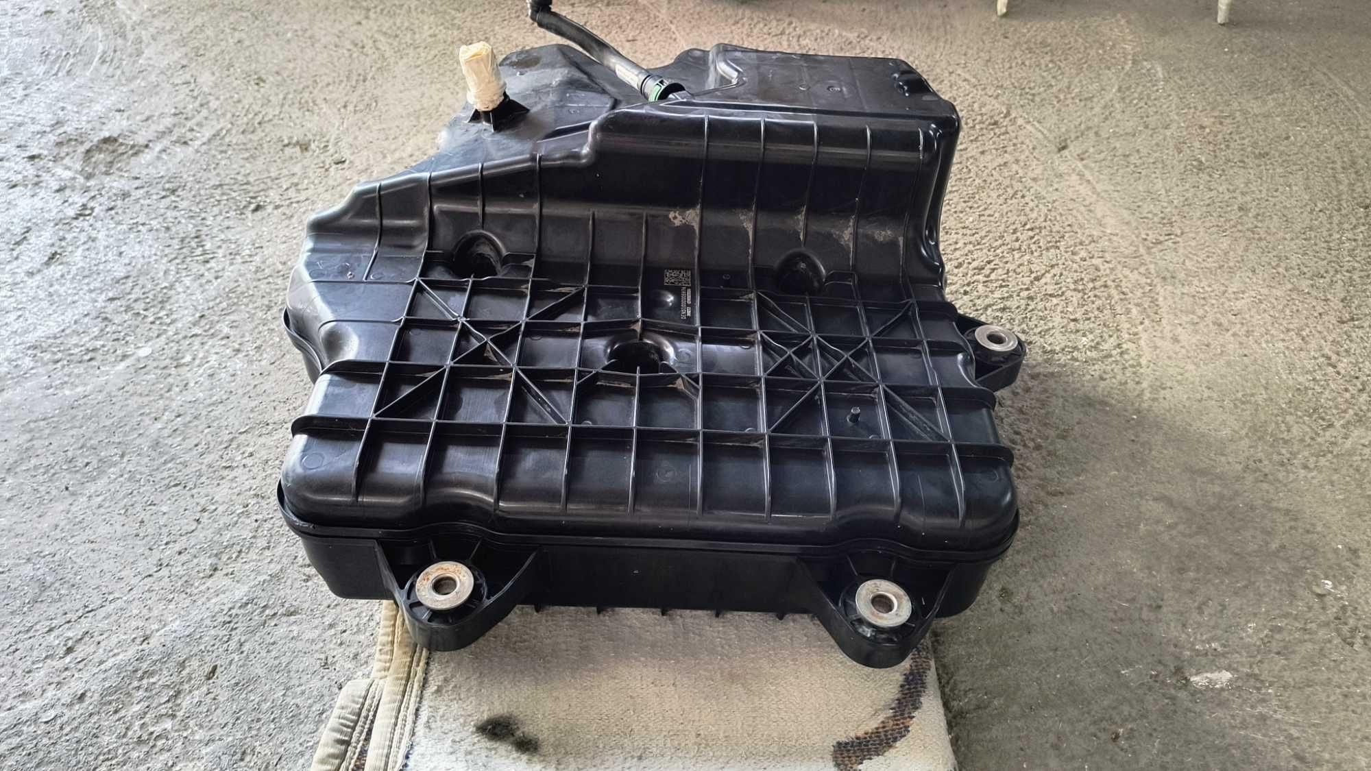 Резервоар за адблу Мерцедес w205