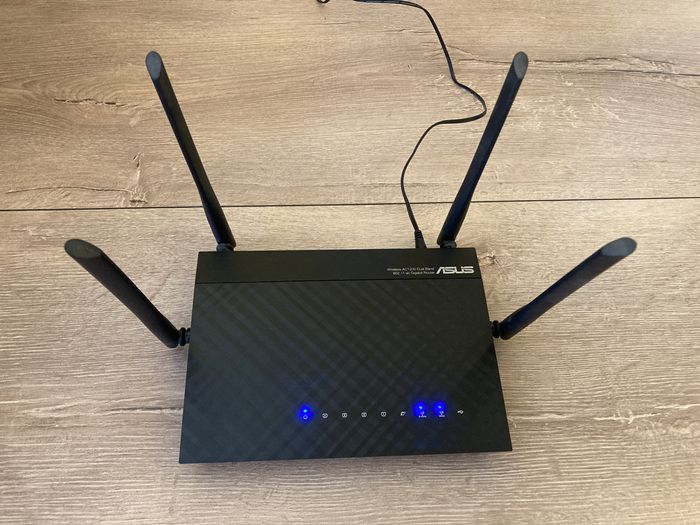 Router Asus AC-1200G+