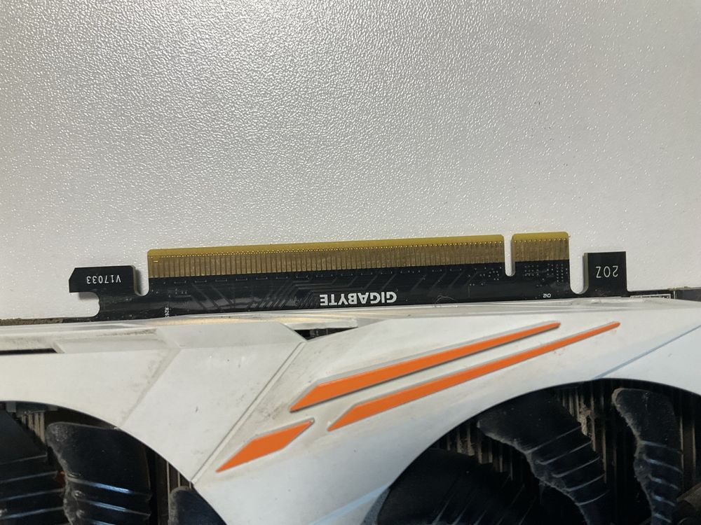 Gigabyte GeForce GTX 1080 Ti с три вентилатора