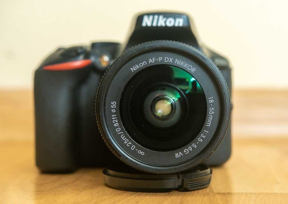 Nikon D5600 kit + obiectiv 18-55mm - 2500 de cadre - Aparat foto DSLR