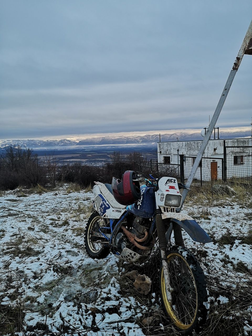 Suzuki DR 600cc.