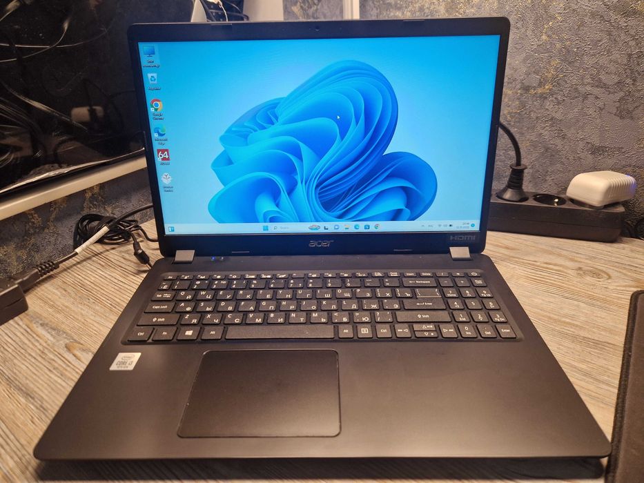 Ноутбук Acer\Corei3\модель Extensa 15\Состояние отличное