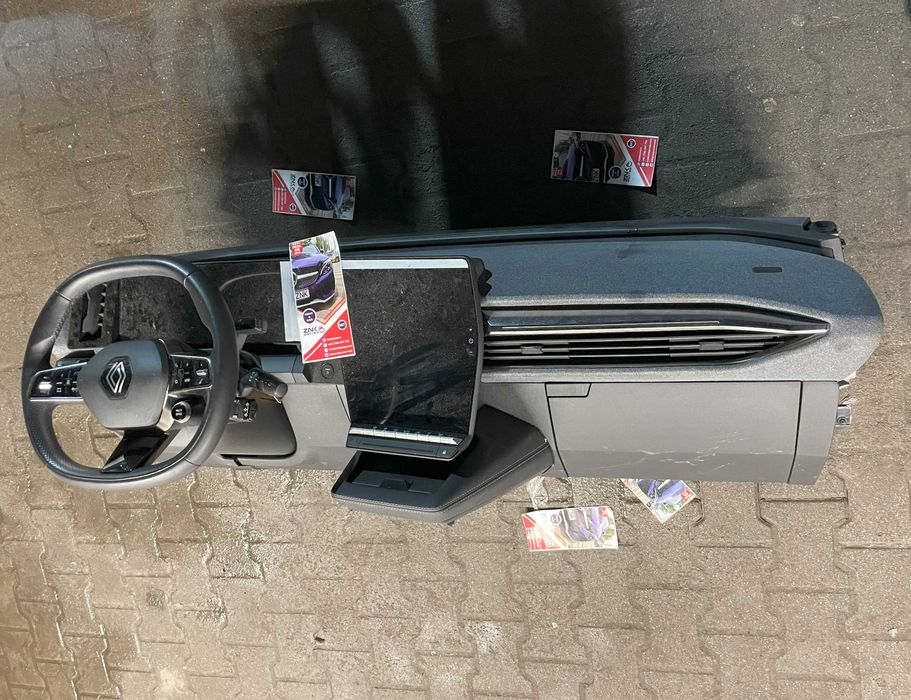 Renault Megane E Tech electric EV - kit airbag - plansa bord - centuri