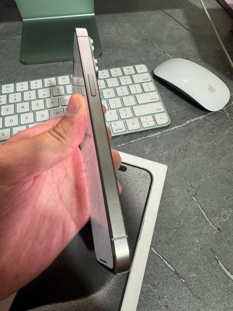 Iphone 15 pro max HX/A