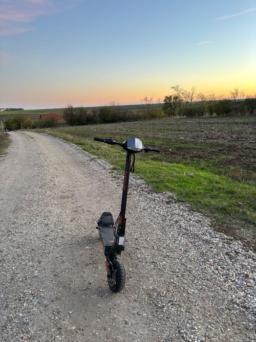 Trotineta electrică kukirin g2