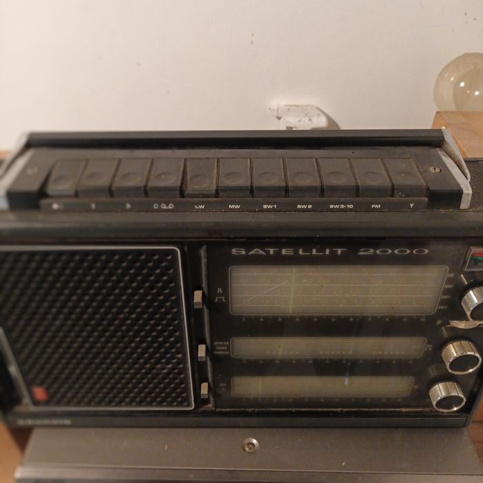 Radio Grundig satelette 2000