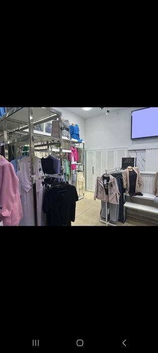 Продаётся  магазин в Т.Ц Пойтахт