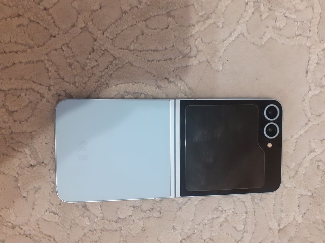 Samsung Z flip 6 за ремонт