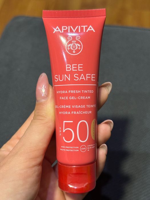 Тониран хидратиращ освежаващ гел-крем за лице SPF50