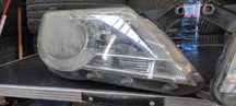 Оригинални фарове за VW Tiguan 2010 - за части или смяна на стъклата.