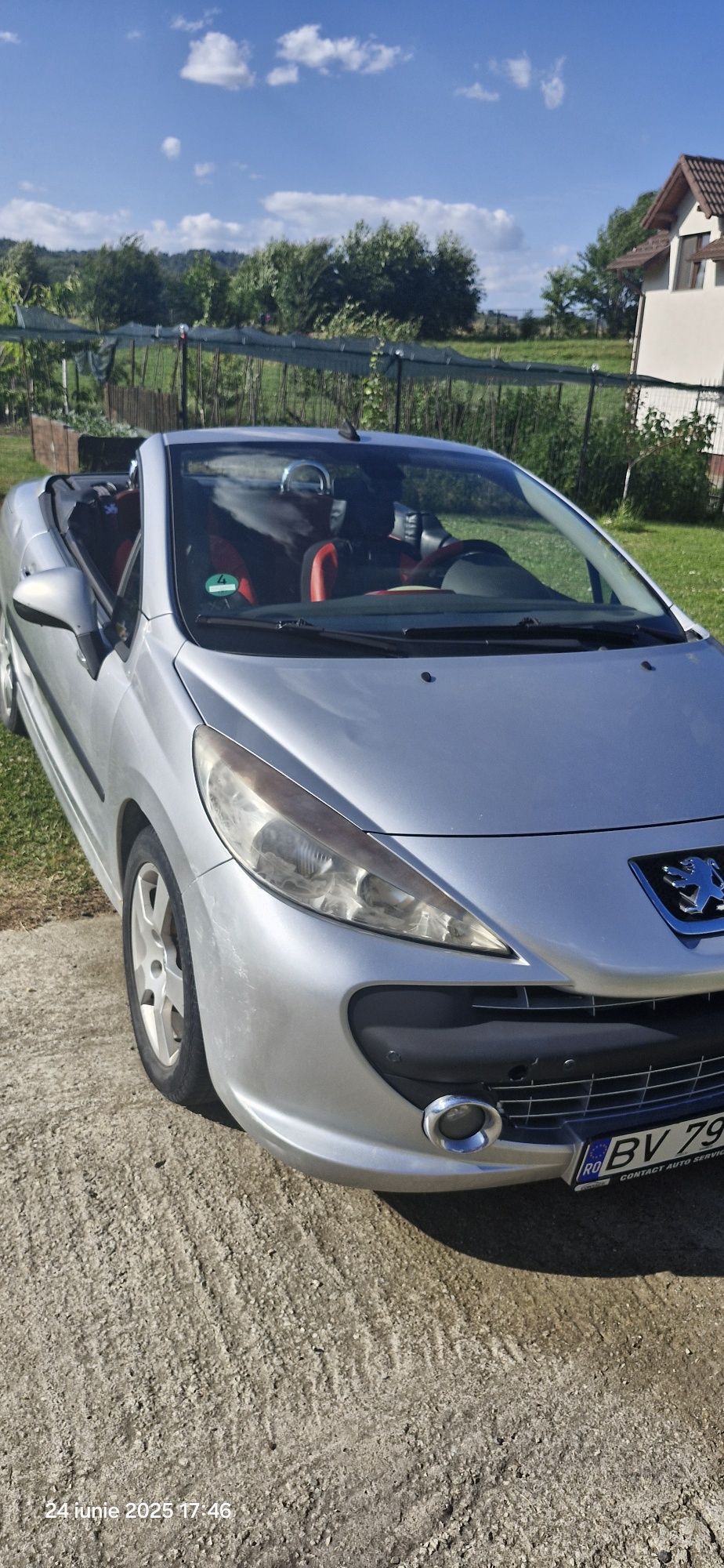 Vând Peugeot 207cc