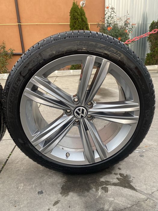 Vând jante r 19 volkswagen