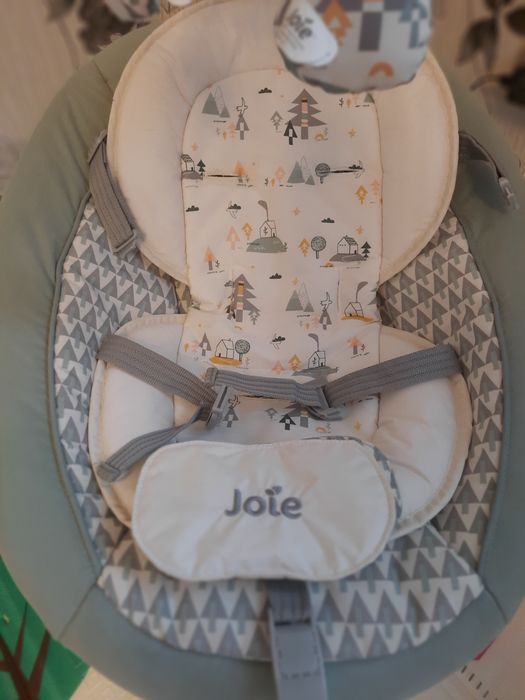 Продаётся шезлонг электрокачеля Joie, в идеальном состоянии.