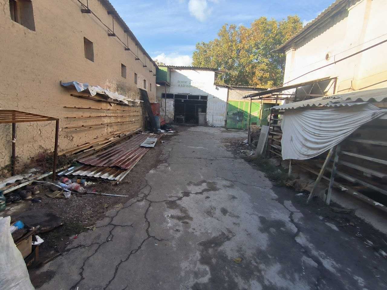 Продается под бизнес нежилое помещение 23,3 соток на ТТЗ.