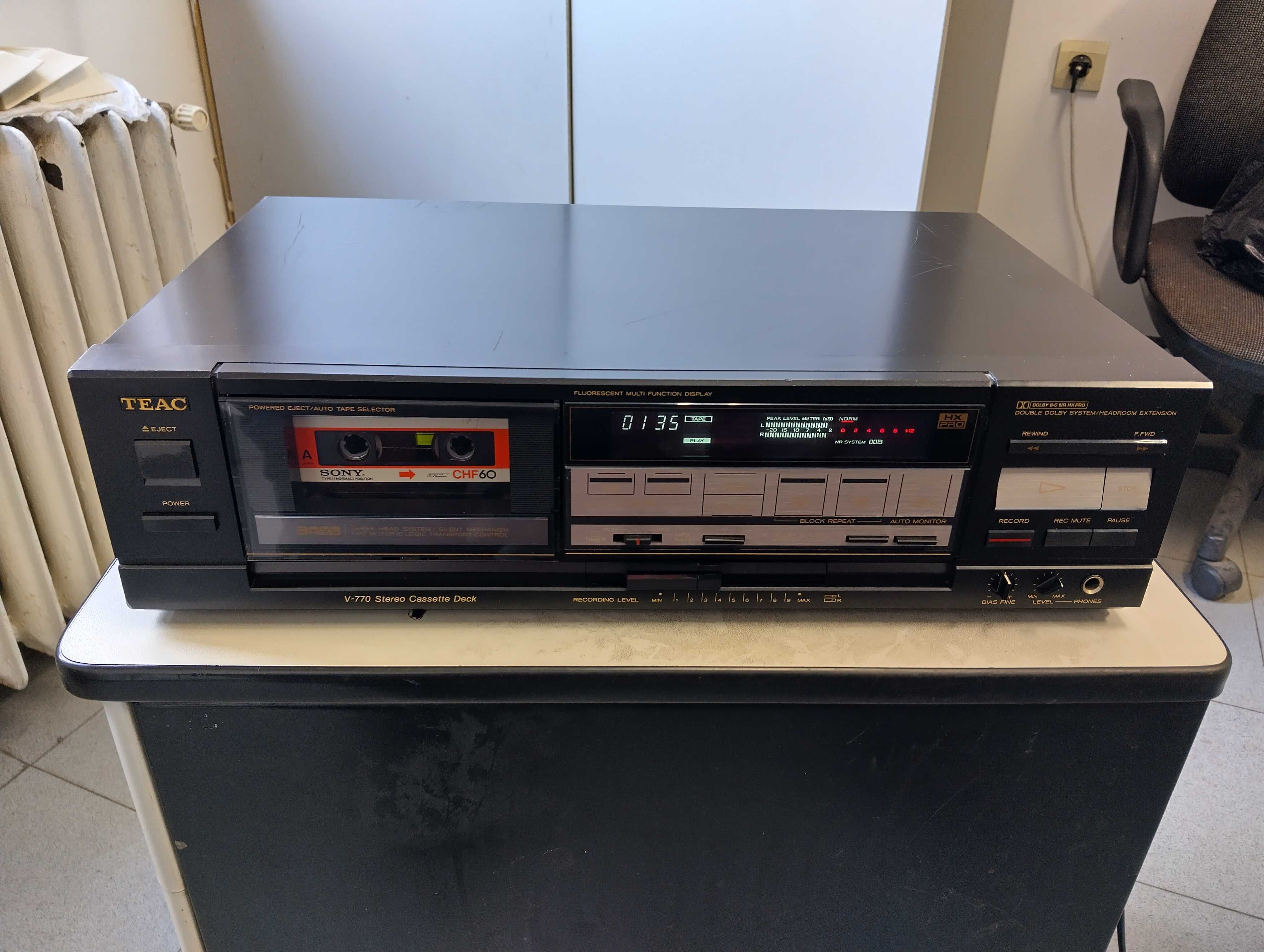 Teac V-770 триглав дек